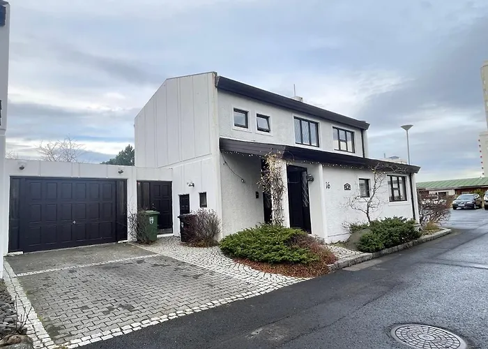 Cosy And Family Friendly House In Reykjavik Centrally Located In Laugardalur